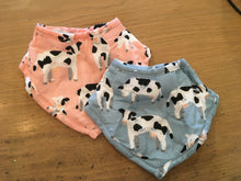Load image into Gallery viewer, Cup &amp; Bib Set Cow. Pink. Blue.