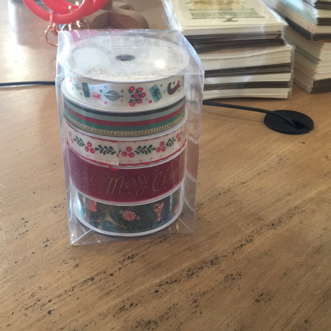 Rifle holiday ribbon