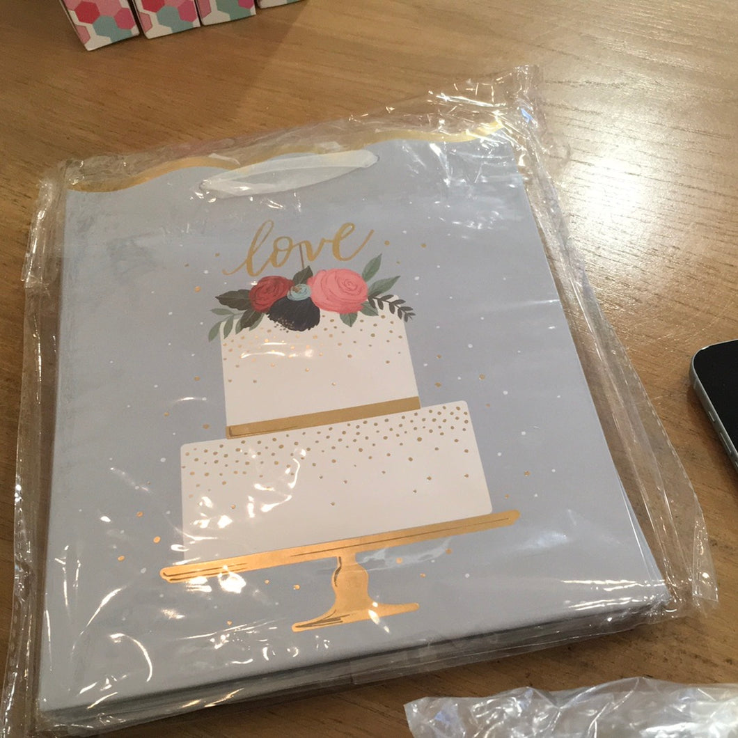 Love gift bag medium