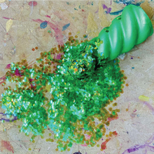 Load image into Gallery viewer, TWEE made for little hands - Giganotosaurus Teeth Handmade Sidewalk Chalk